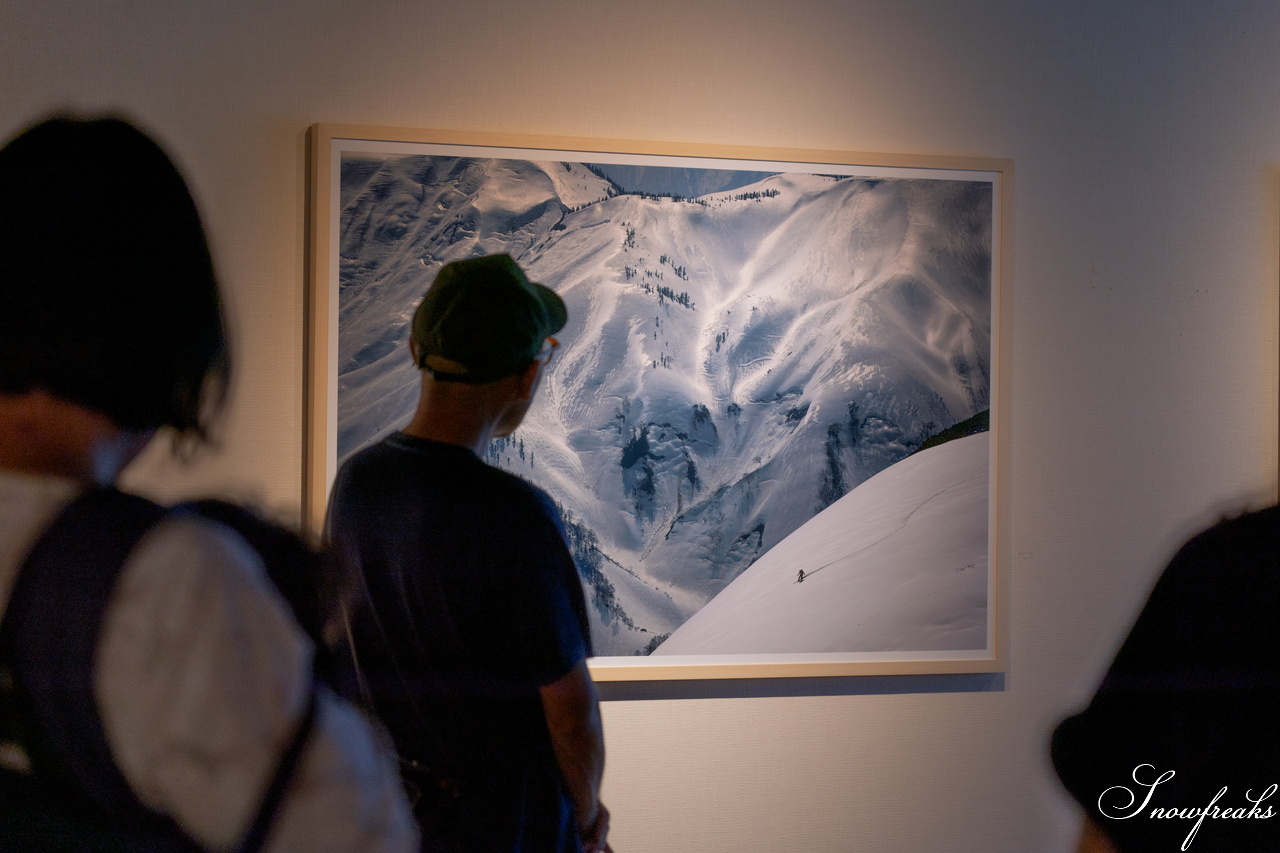 写真展『Four White Lights』｜菅沼浩さん、渡辺洋一さん、関口雅樹さん、小橋城さん。4人の作家たちによる合同映像写真展『Four White Lights』。待望の札幌会場、本日より開幕です。